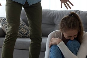 Stalking i przemoc fizyczna - agresorzy zatrzymani przez policję-21257