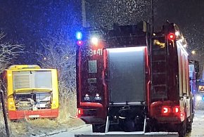 Autobus wypadł z drogi w Kuźnicach-21606