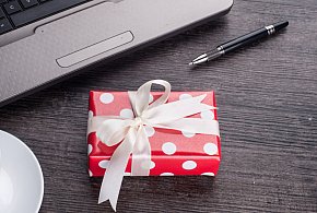 Świąteczna paczka może stać się problemem. Skarbówka patrzy z ukrycia-21671