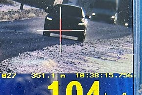 Podwójnie przekroczył prędkość. Dostał 1,5 tys. zł mandatu i 13 punktów-21699