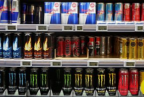 Popularne napoje pójdą ostro w górę. Rząd szykuje podwyżkę VAT-21875