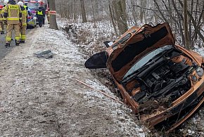Zimowe święta na drogach. Potrącenie i kolizja w sąsiednim powiecie-22306