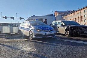 Kolizja na ul. Wysockiego. Sprawca wjechał na czerwonym świetle-22531