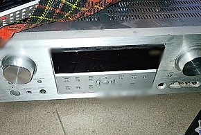 Ukradł m.in mundury i zestaw kina domowego-22522