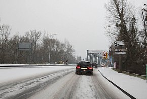 Poważne zagrożenie na drogach. Kierowcy często o tym zapominają-22739