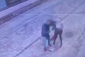 Pobił co najmniej dwie kobiety na ulicy