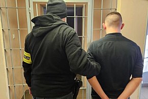 Uciekał kradzionym kamperem