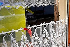 Kompletnie pijany 21-latek rozbił szybę w oknie mieszkania