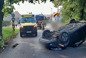 Pijana kierująca dachowała na ul. Wyszyńskiego