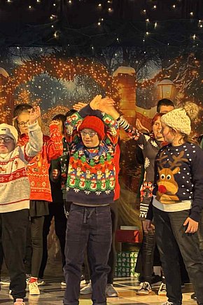 Wigilia i jarmark w Szkole Specjalnej nr 10-736