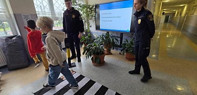 Piaskowa Góra: Odblaskowa lekcja bezpieczeństwa w PSP nr 15-20517