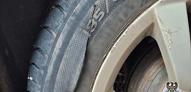 35-latek zdewastował trzy auta i donice za 47 tys. zł-21059