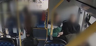 Agresywni pasażerowie wyproszeni z autobusu w Wałbrzychu-21119