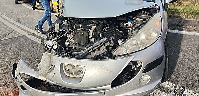 Auto zderzyło się z ciężarówką-21287