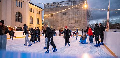 W Wałbrzychu będzie lodowisko. Dwa razy większe niż rok temu-21425