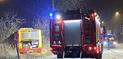 Autobus wypadł z drogi w Kuźnicach-21606