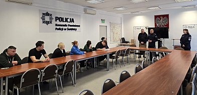 Studenci z Silesiusa na komendzie w Świdnicy-22131