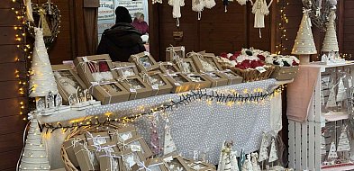 Miody, oscypki i rękodzieło. Jarmark Świąteczny oficjalnie otwarty-22245