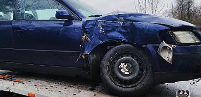 Uderzyła w drzewo. Dwie osoby w szpitalu