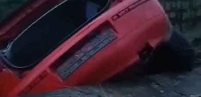 Samochód w rzece. Kierowcy nie było