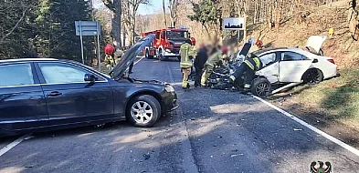 Poważna kolizja na wjeździe do Unisławia Śląskiego