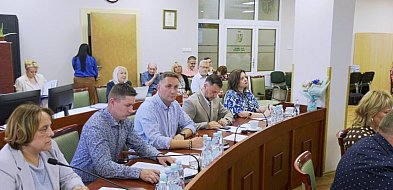 Powiat dofinansowuje transport w gminach