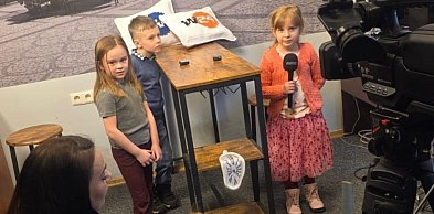 Dziennikarze z przedszkolnej "redakcji" U Mikołaja