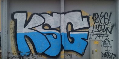 MZUK walczy z bazgrołami na murach