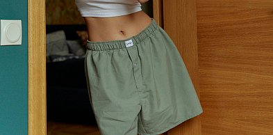 Kiedy szorty materiałowe są lepszym wyborem od szortów jeansowych?