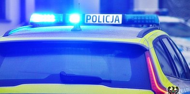 Policja znalazła 84-latkę w przydrożnym rowie