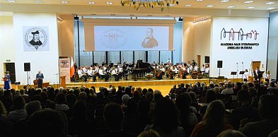 80 lat kształcenia muzyków