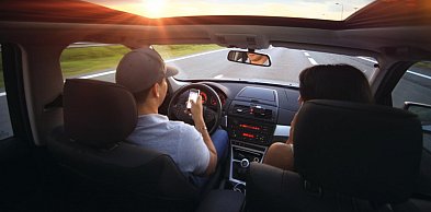 Nowe przepisy dla kierowców. Ten element znów będzie obowiązkowy