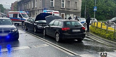 Podgórze: Poszukiwany 24-latek spowodował czołowe zderzenie