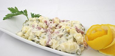 Bakteria w popularnej sałatce. Producent wycofuje całą partię