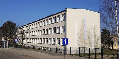 IV Liceum dołącza do protestu. To kolejna szkoła w Wałbrzychu-20858