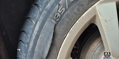 35-latek zdewastował trzy auta i donice za 47 tys. zł-21059