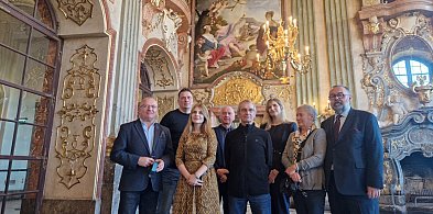 Kopie zaginionych obrazów znów zdobią Salę Maksymiliana-21137