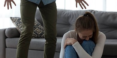 Stalking i przemoc fizyczna - agresorzy zatrzymani przez policję-21257