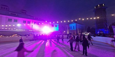 Otwarcie lodowiska w Starej Kopalni-21777