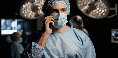 Fałszywa operacja i lekarz proszący o pieniądze-22032