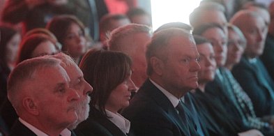 Donald Tusk przyjechał do Wałbrzycha ''Tu jest Polska''-22098