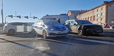 Kolizja na ul. Wysockiego. Sprawca wjechał na czerwonym świetle-22531