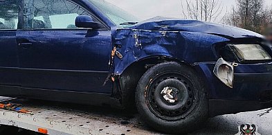 Uderzyła w drzewo. Dwie osoby w szpitalu