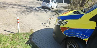 Piaskowa Góra: Karetką przez trawnik, bo była blokada