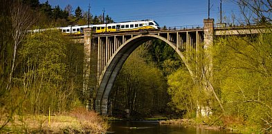 Przez tunel, wiadukt i granice. Historyczne trasy z Kolejami Dolnośląskimi