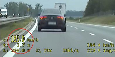Pirat na autostradzie - jechał prawie 200 km/h-20367