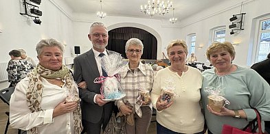 Mieszkańcy Głuszycy usiedli przy wspólnym stole