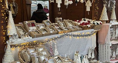 Miody, oscypki i rękodzieło. Jarmark Świąteczny oficjalnie otwarty-22245