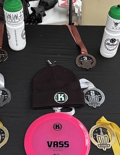 Park Rusinowa rzuca wyzwanie! Disc golf podbija Wałbrzych-21203