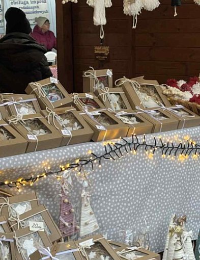 Miody, oscypki i rękodzieło. Jarmark Świąteczny oficjalnie otwarty-22245